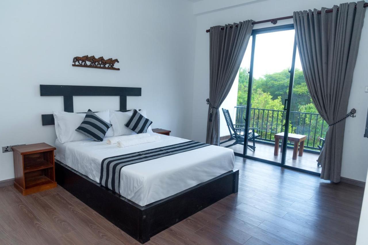 Black Mustang Hotel Dambulla Εξωτερικό φωτογραφία
